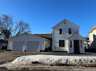 220 W Ridge St, Ishpeming, MI 49849