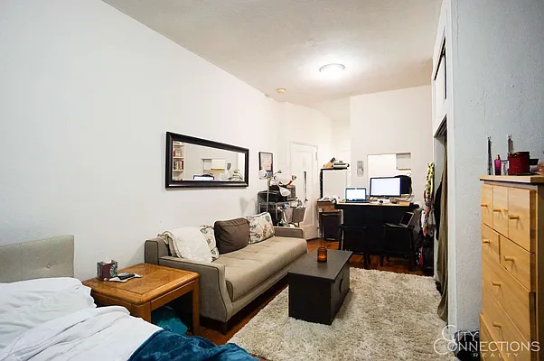 Rented by City Connections Realty | media 15