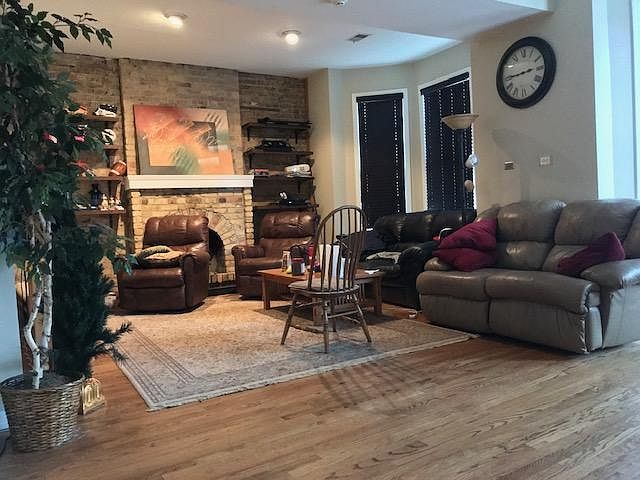 1st image of 864 W Aldine Ave #2