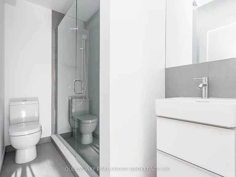 110 Wellesley St E #102 — Photo 16