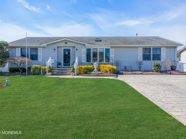 9 Parkview Way, Manalapan, NJ 07726