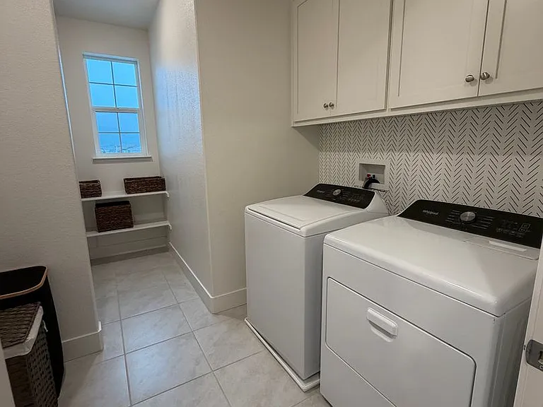2478 Founders Pl — Photo 33