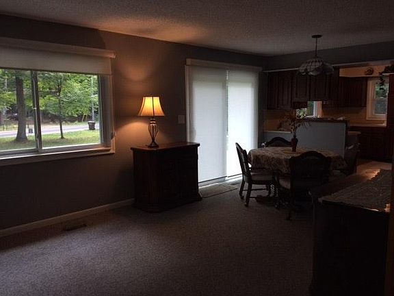 3rd image of 687 Scenic Dr