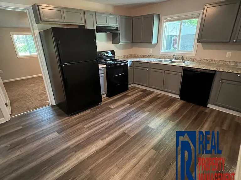 420 Graham Rd — Photo 3