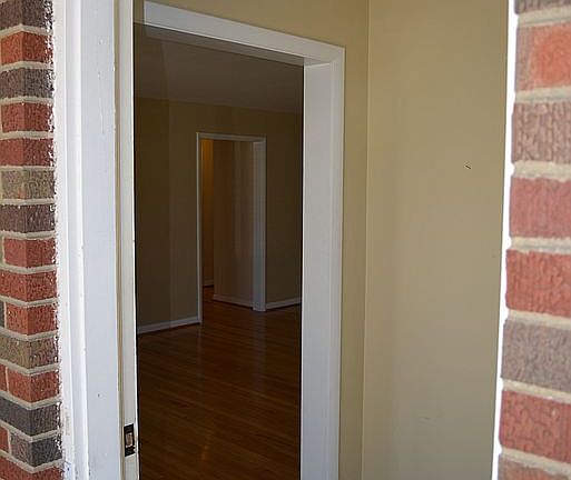 4th image of 10715 Elgin Ave