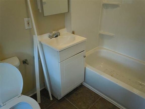 5th image of 120 Hough Ave