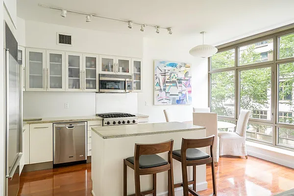 Rented by Compass | media 13