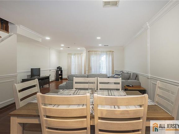 5th image of 125 Adamecs Way #26