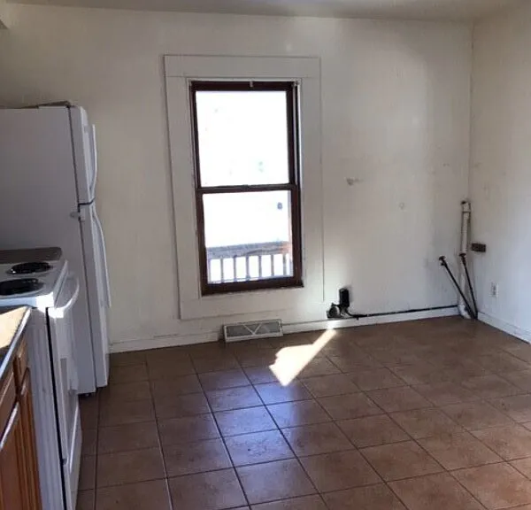 744 W Main St #1/2 — Photo 13