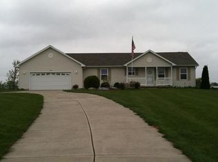 1096 Tori Trl, Charlotte, MI 48813