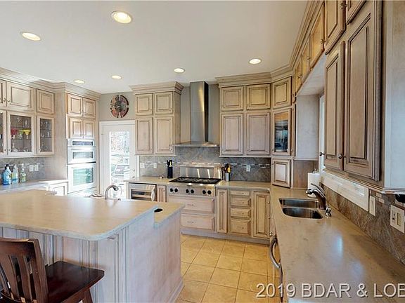 3rd image of 809 Via Appia Dr
