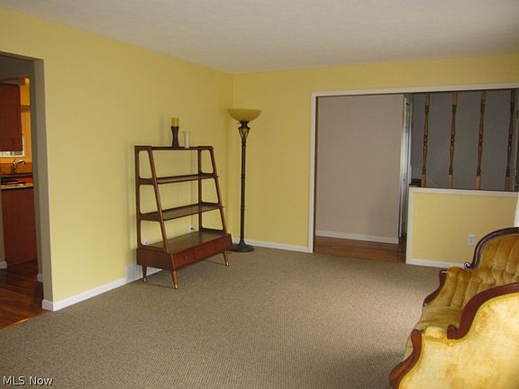 3rd image of 8680 Ashwood Dr