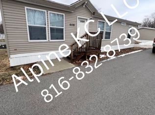 6108 Ingersoll Rd, Saint Joseph, MO 64504