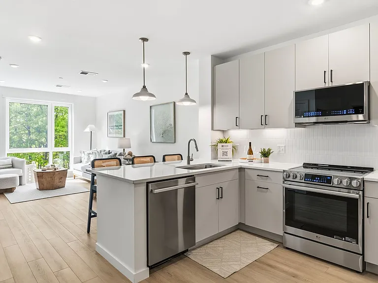 2454 Lafayette Rd #316 — Photo 6