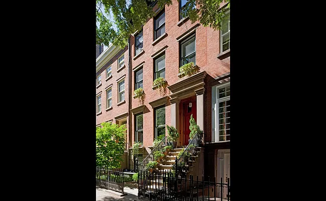 Sold by Douglas Elliman | media 23