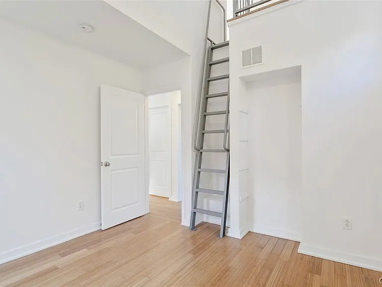 621 Otisco St — Photo 29