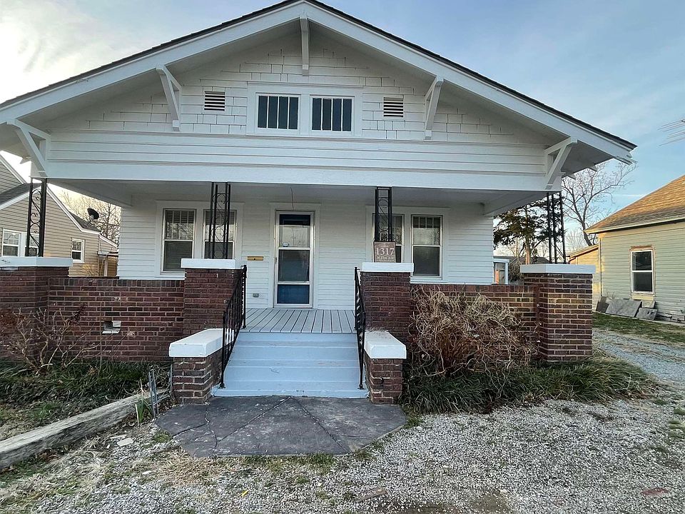 1st image of 1317 W Elm Ave