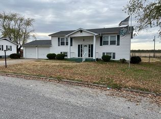 49 Eastwood Dr, Mc Clure, IL 62957