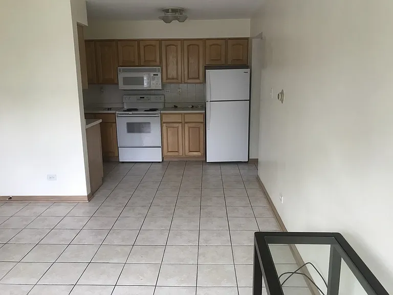 1425 W Touhy Ave #205 — Photo 2