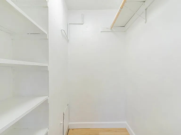 5730 Willowcrest Ave — Photo 14