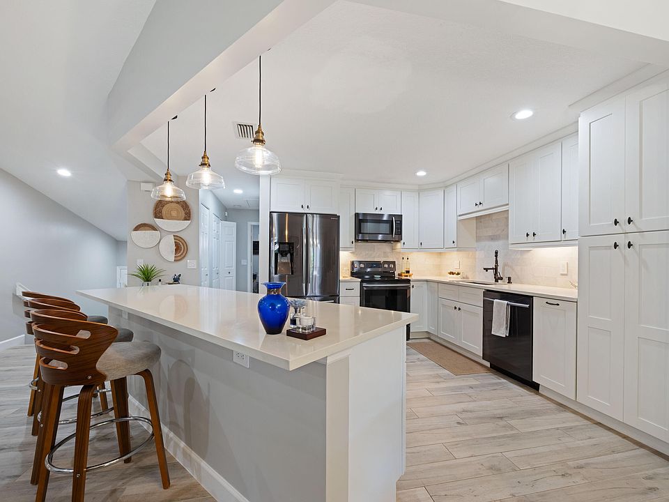 1st image of 5710 Coach House Circle #F
