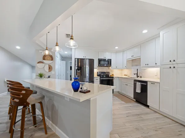 5710 Coach House Circle #F, Boca Raton, FL 33486