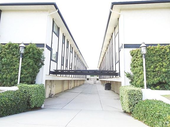 2nd image of 9569 Broadway APT 3