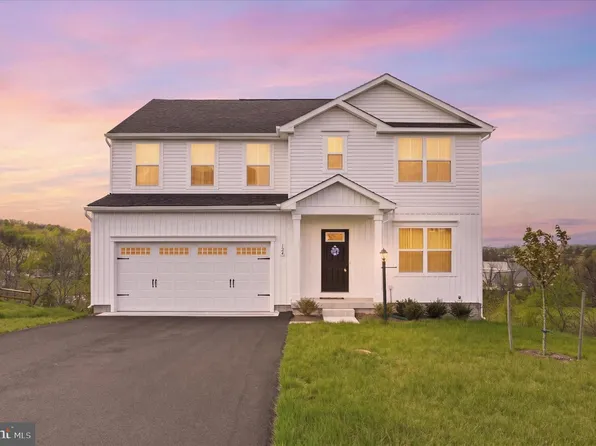 124 Peridot Dr, Chambersburg, PA 17202