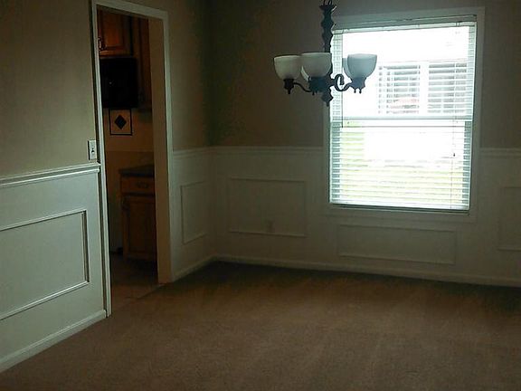 4th image of 311 Hartford Ct