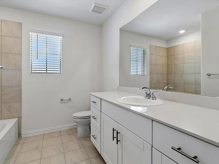 1404 Bridgestone Dr — Photo 20