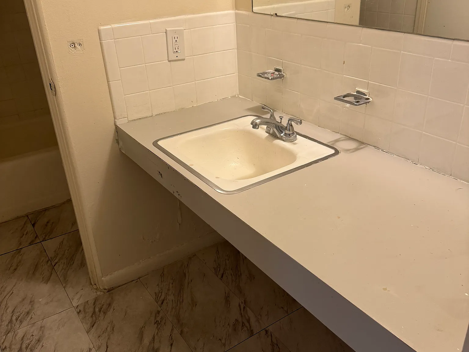 103 W Powers Cir — Photo 2
