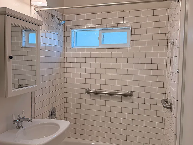314 N Curson Ave #103 — Photo 11