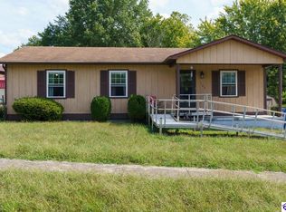 104 Wintergreen Dr, Radcliff, KY 40160