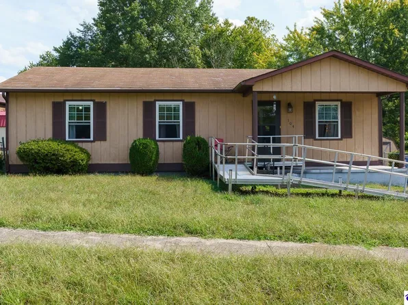 104 Wintergreen Dr, Radcliff, KY 40160