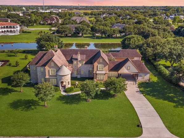 2419 Parrot Shell Ln, Richmond, TX 77406