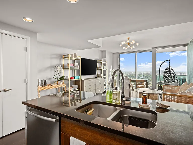 300 Bowie St #3806 — Photo 13