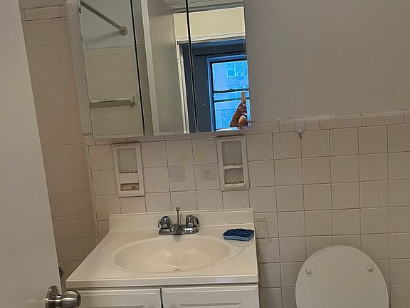 5th image of 142-20 41st Ave #604