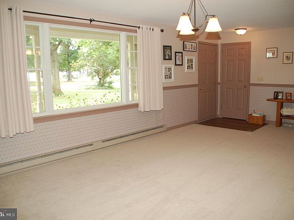 4th image of 883 Kulp Rd