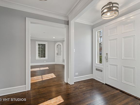 3rd image of 1321 Linden Ave