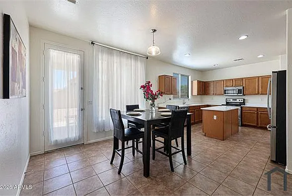 6635 S 45th Gln — Photo 6