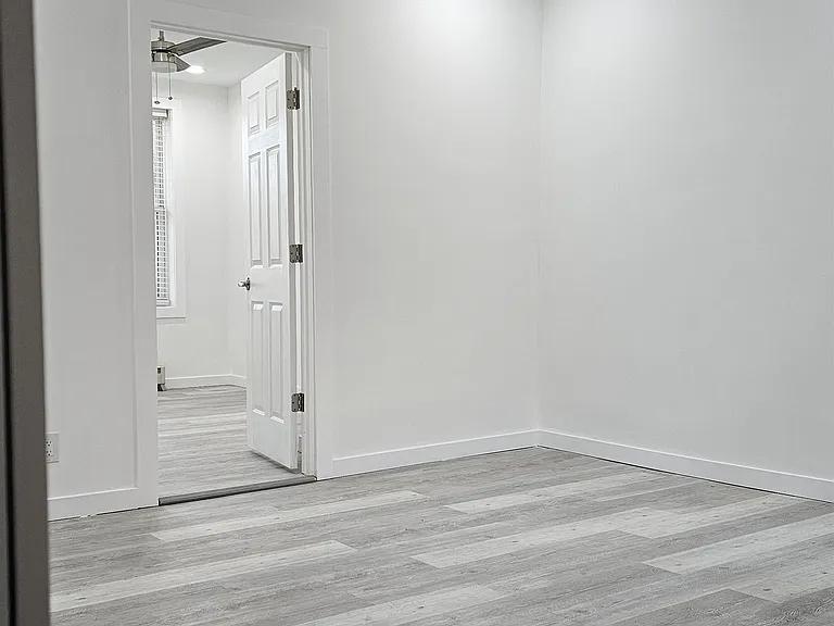213 Mallory Ave #1 — Photo 10