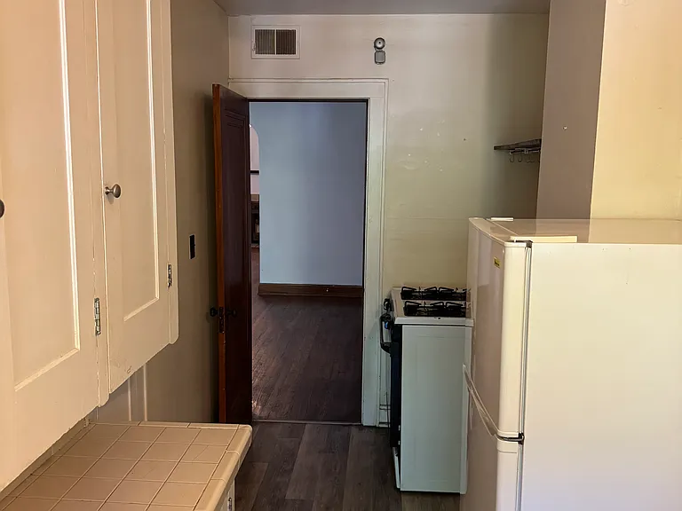 3262 Indianola Ave #D — Photo 9
