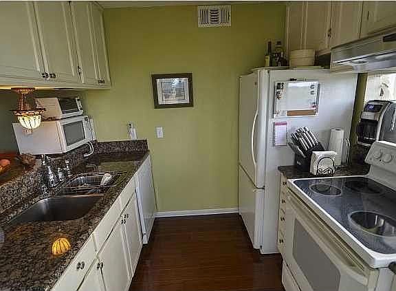 4th image of 227 Little Oak Dr