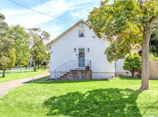 31 Elm Rd, Rocky Point, NY 11778