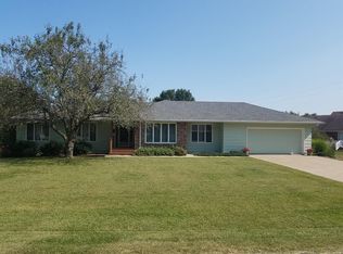 201 Hillside Dr, Council Grove, KS 66846