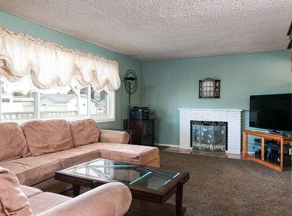 5th image of 3190 Theresa Dr