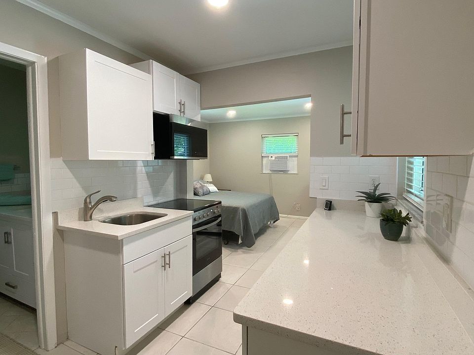 1st image of 3605 Iroquois Ave #B