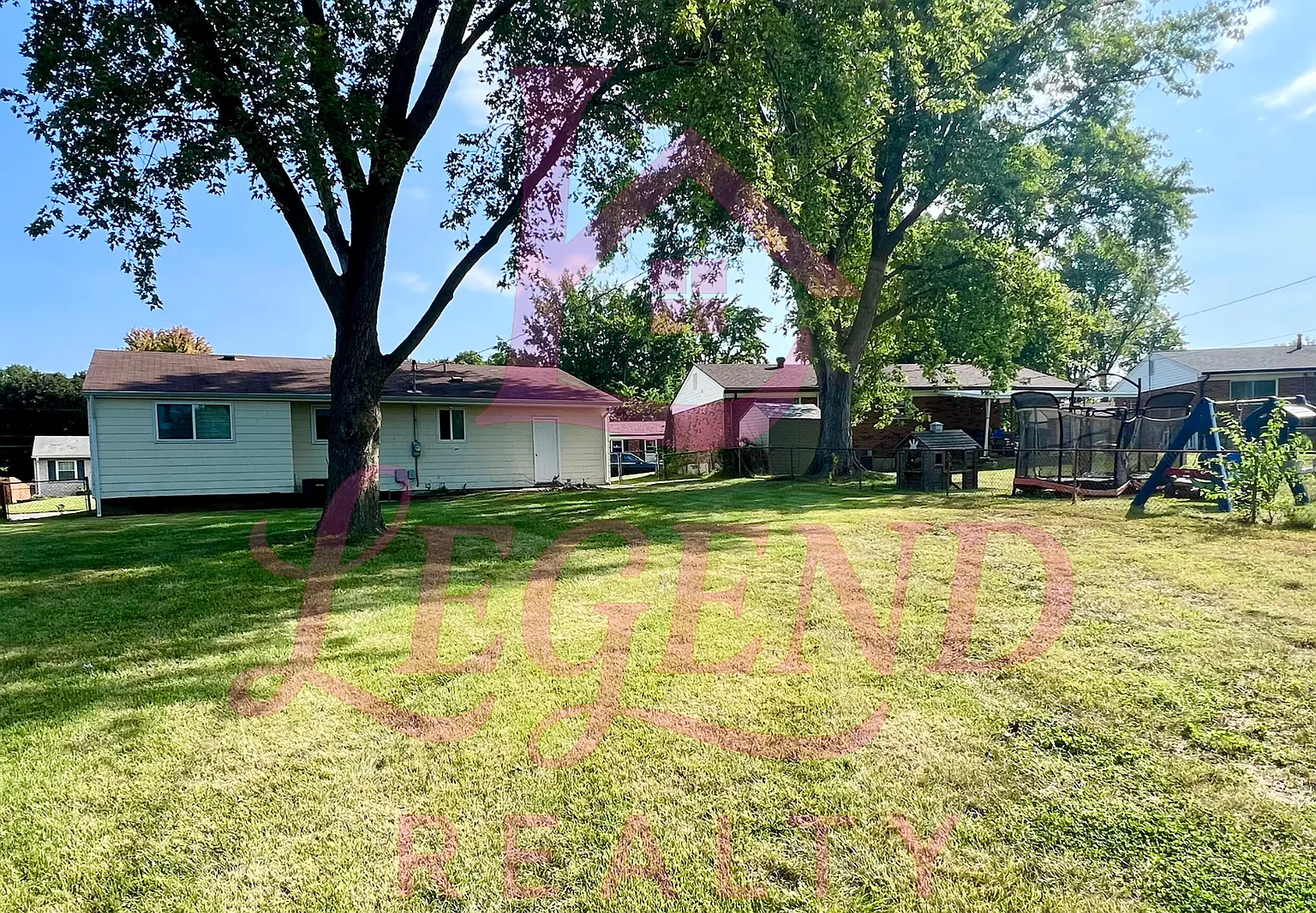 Updated 3-Bedroom Home with a 1 Car Garage & Fenced Yard in St. Charles! — Photo 3