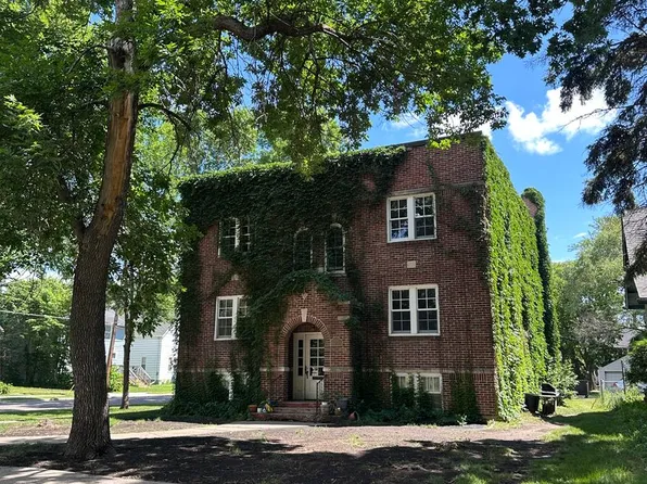 College Street Apartments, 1041 College St N APT 6, Fargo, ND 58102