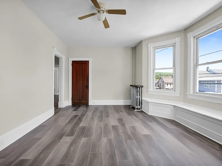 265-267 E Bertsch St #2 — Photo 6